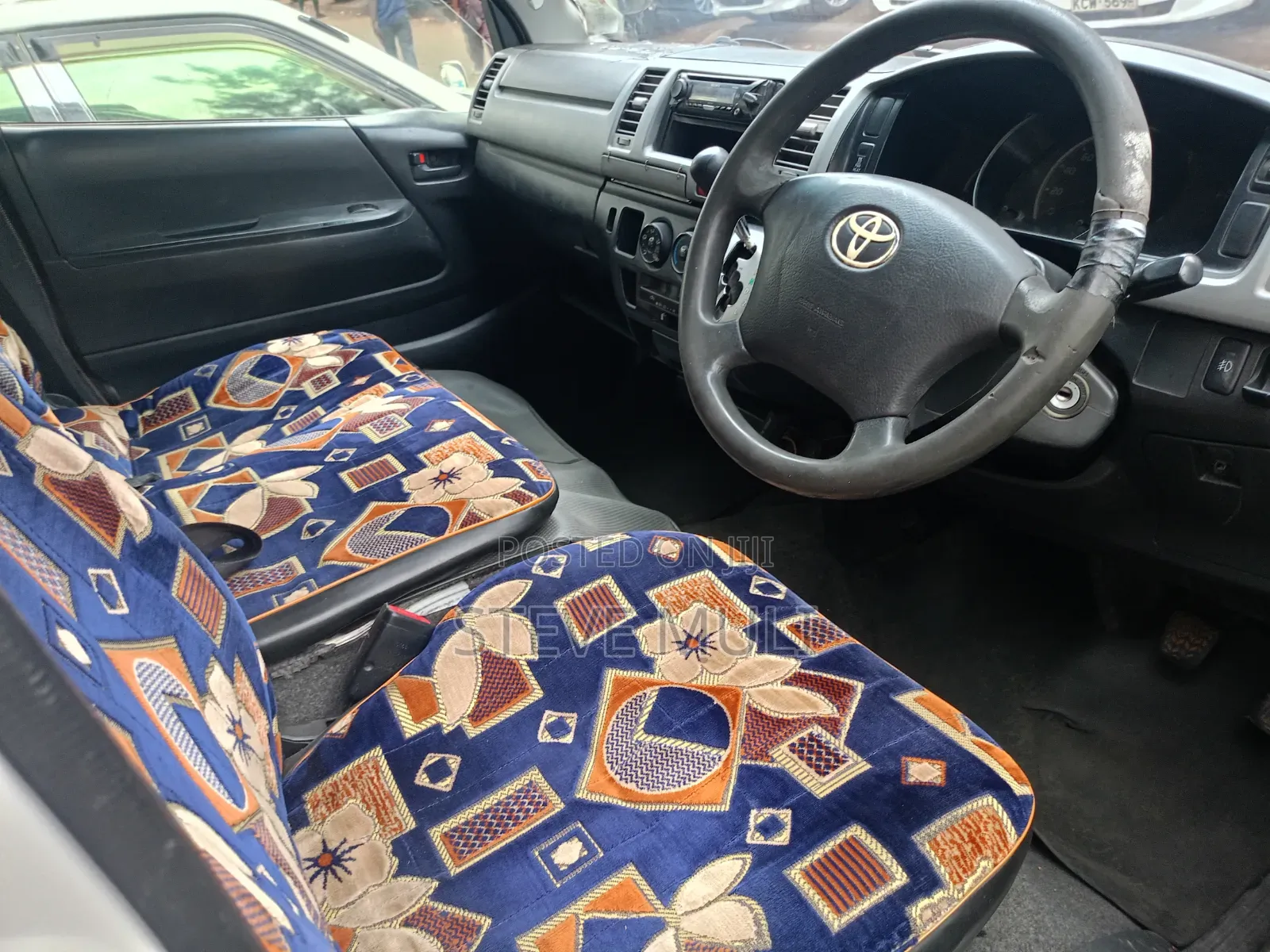 Toyota HiAce 2013 White
