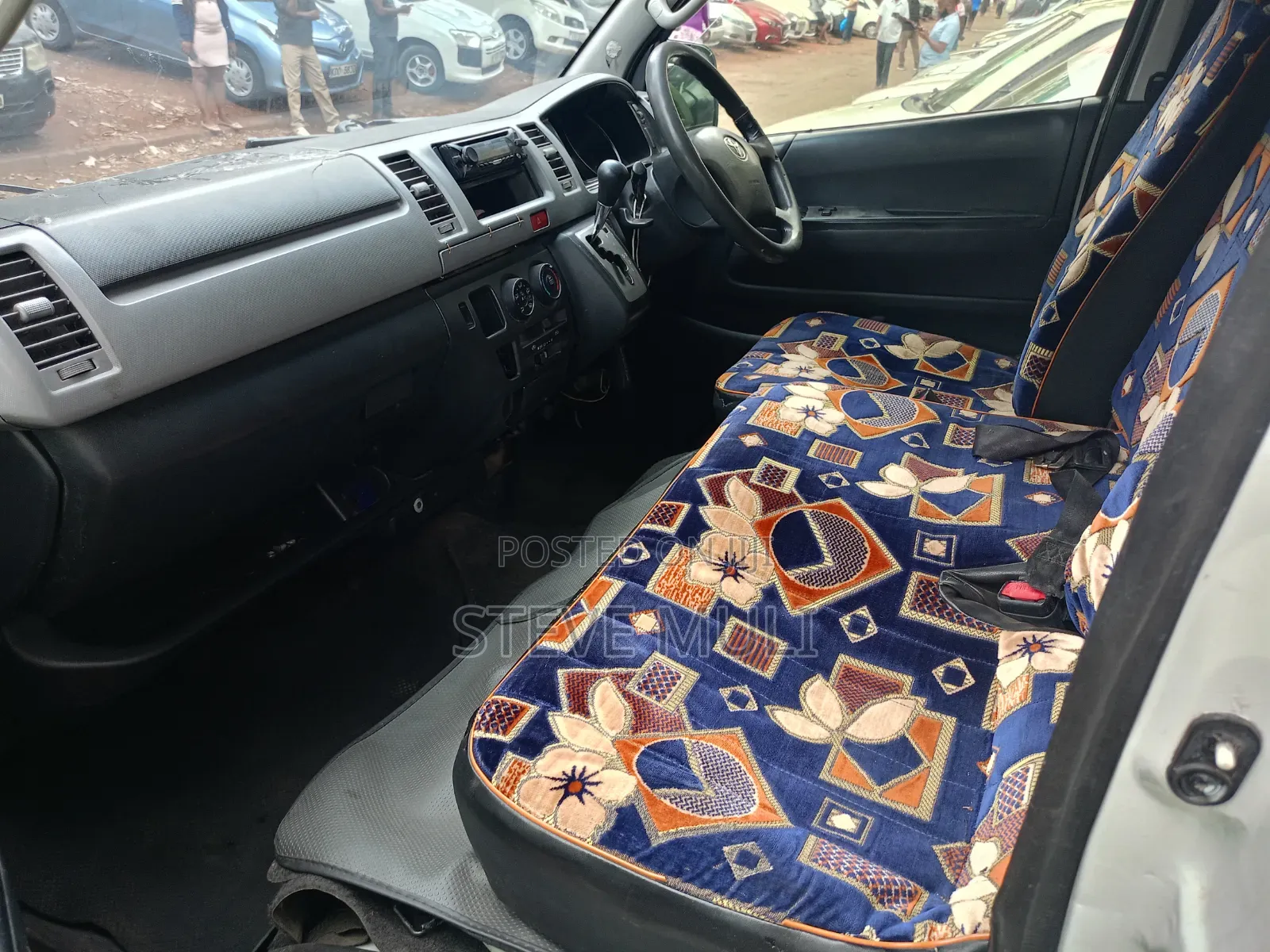 Toyota HiAce 2013 White
