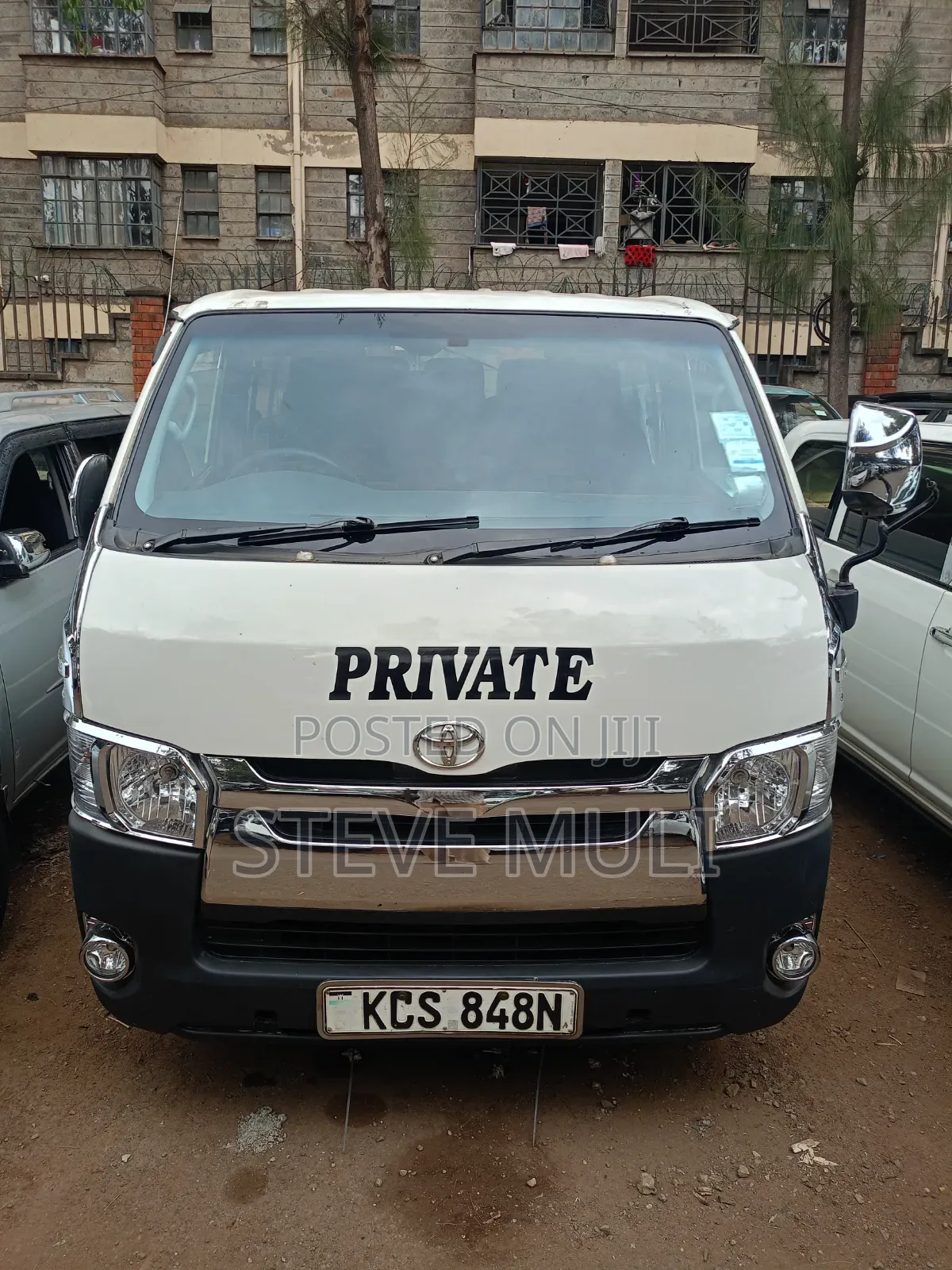Toyota HiAce 2013 White