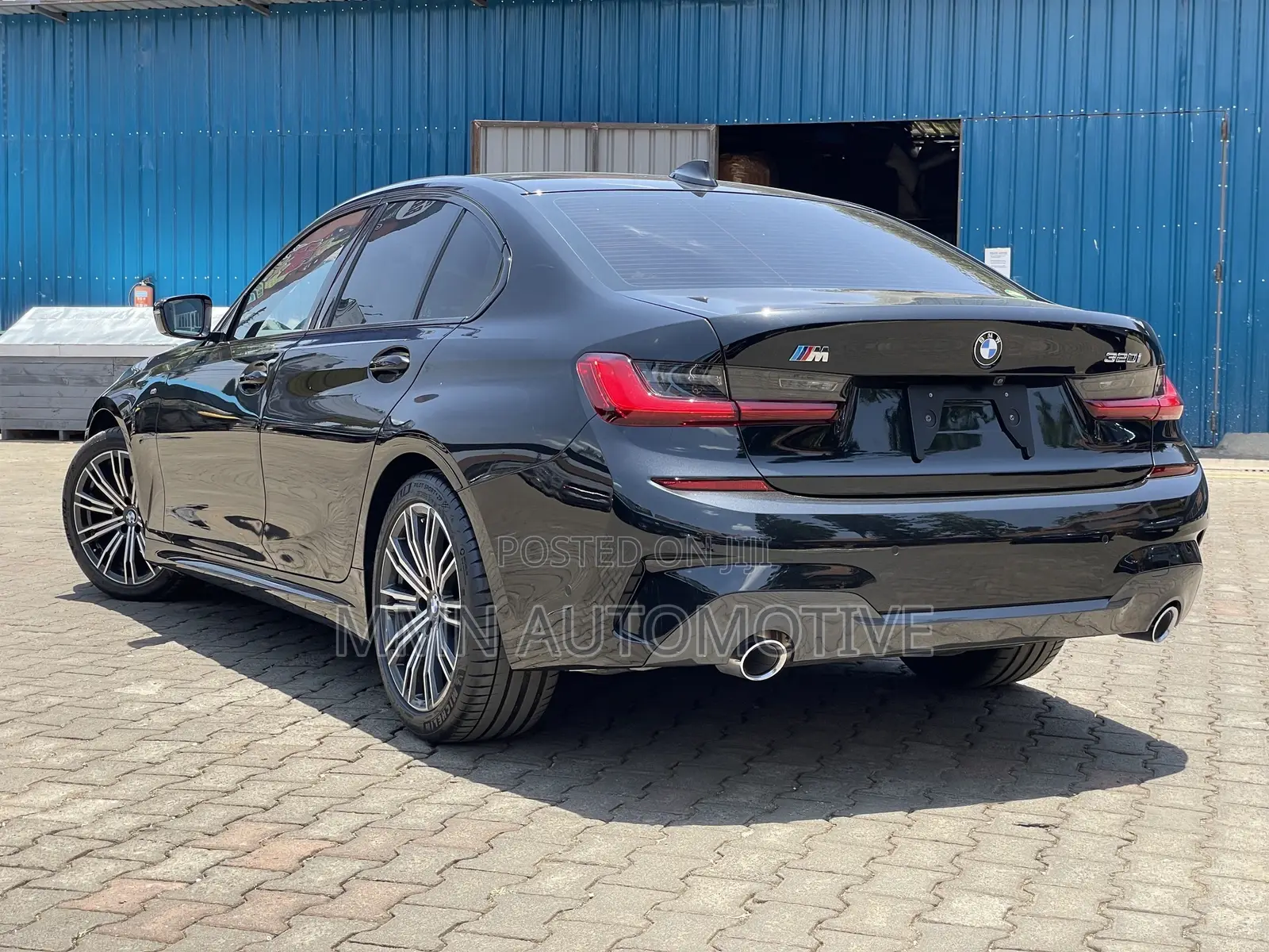 BMW 320i 2019 Black