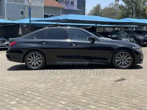 BMW 320i 2019 Black