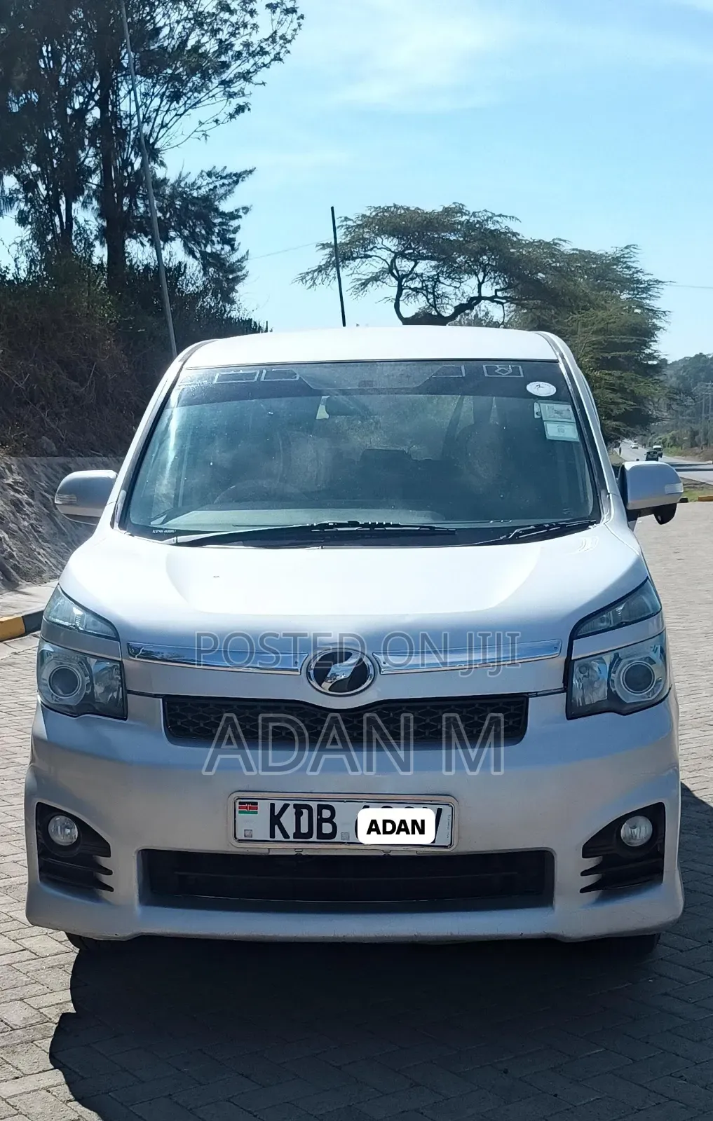Toyota Voxy 2014 Silver