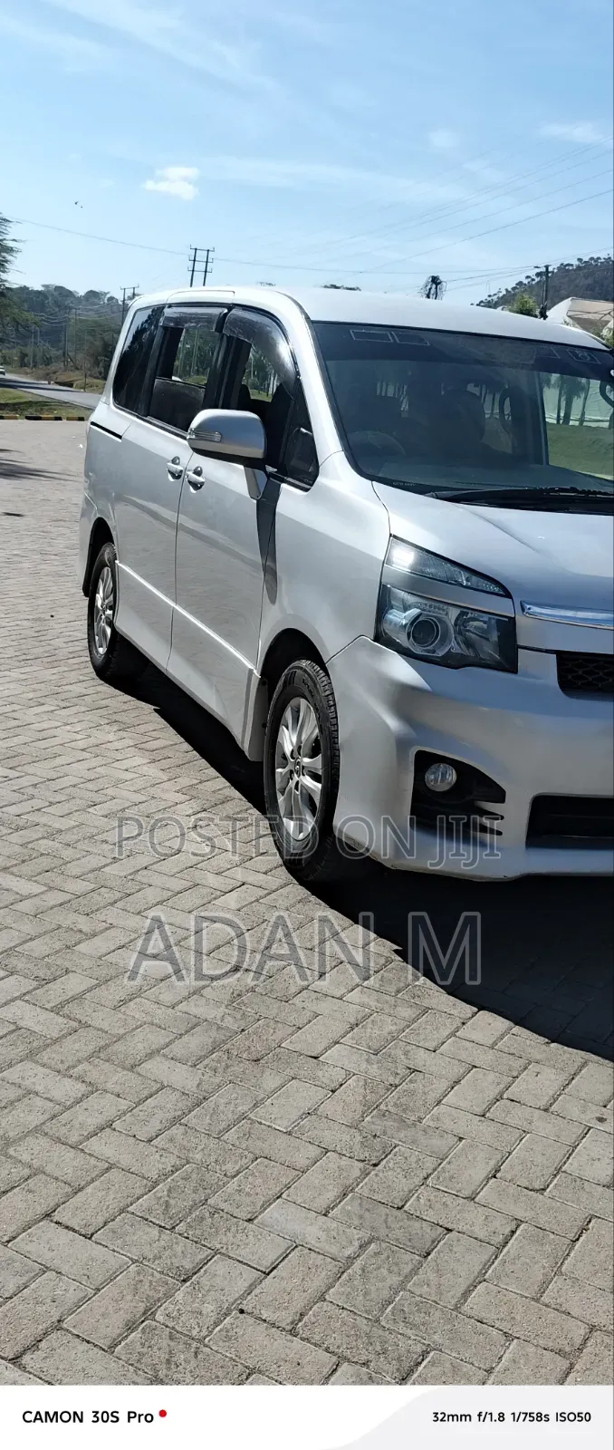 Toyota Voxy 2014 Silver