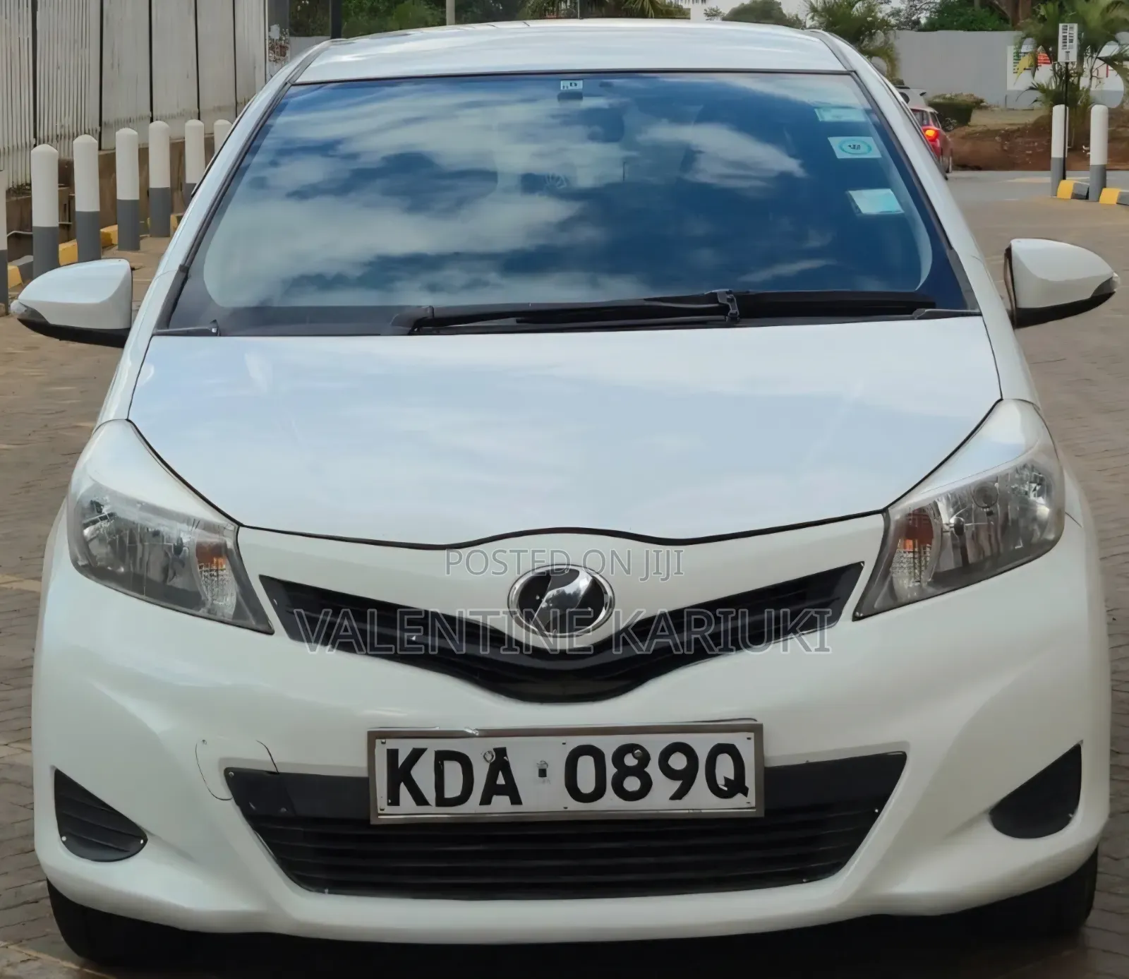 Toyota Vitz 2014 White