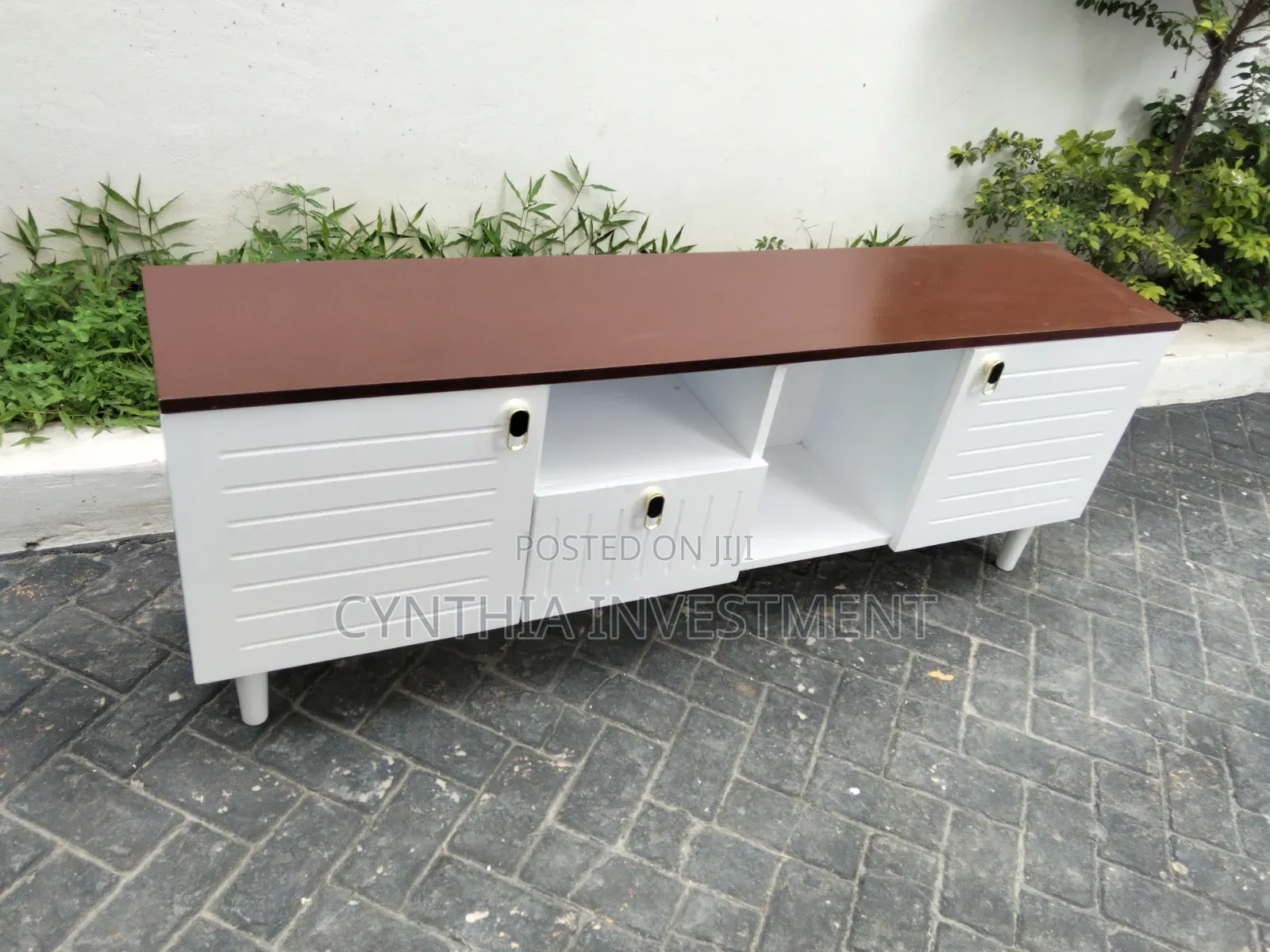 5 Ft Brown White TV Stand