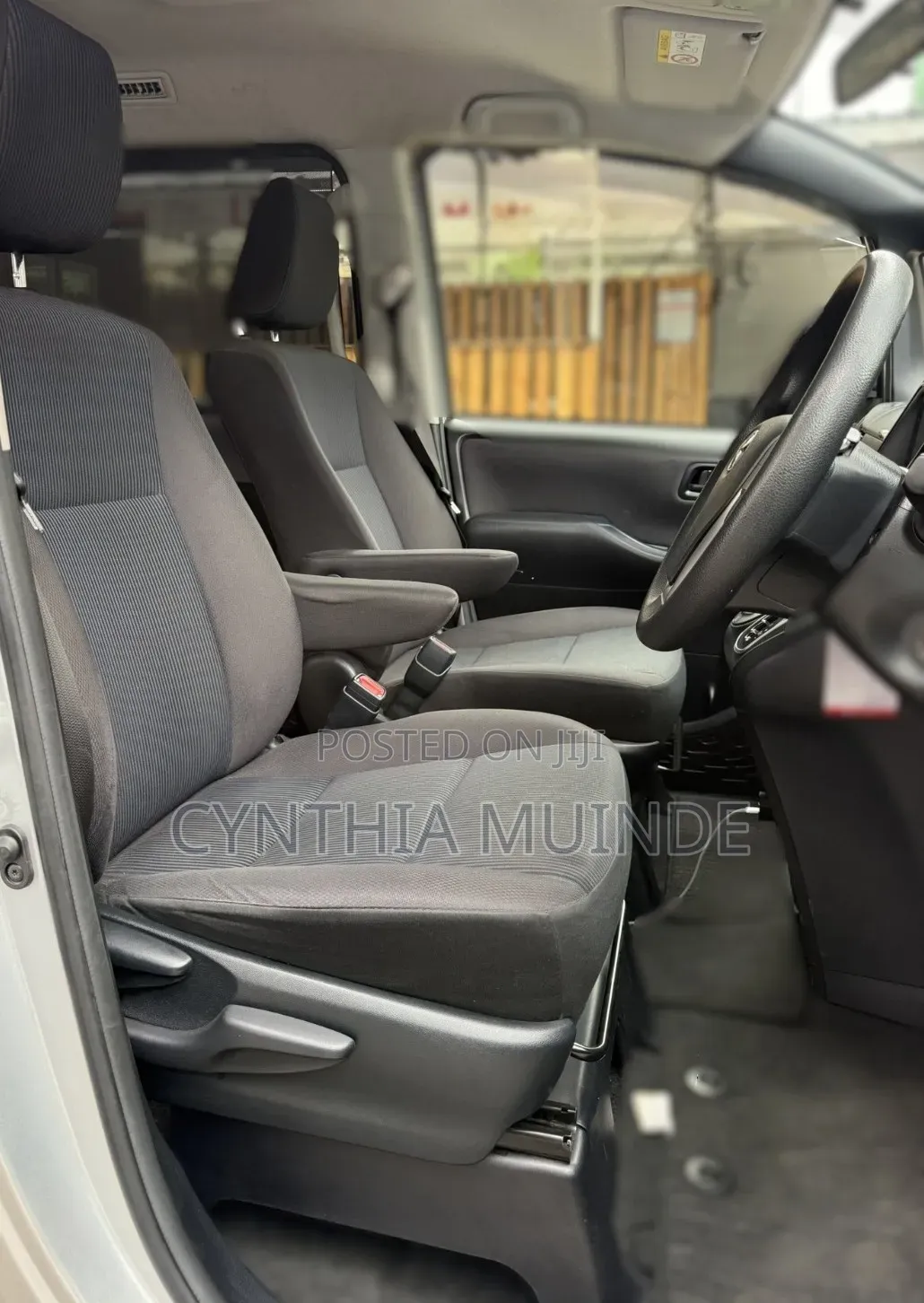 Toyota Noah 2017 Silver
