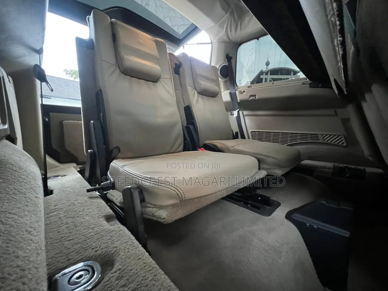 Land Rover Discovery 2010 Gray