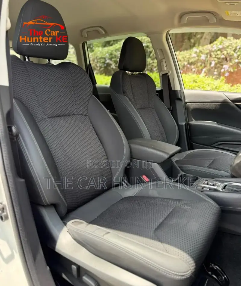 Subaru Forester 2019 Off white