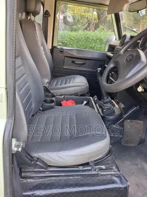 Land Rover Defender Puma 110 2.4 TD 2009 Green