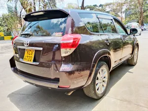 Toyota Vanguard 2012 Maroon