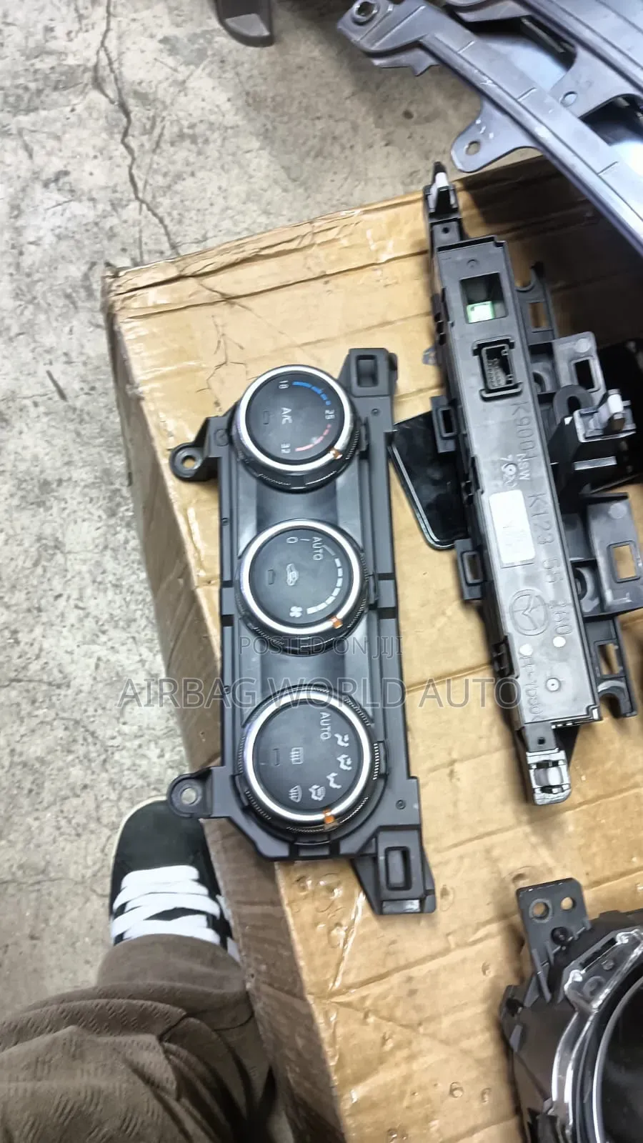 Mazda Demio AC Controls