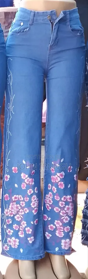 Trendy Wide-Leg Ladies Jeans