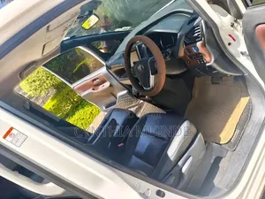 Toyota Esquire 2015 White