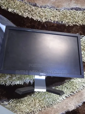 Dell Monitor 17 Inches LCD 43cms.