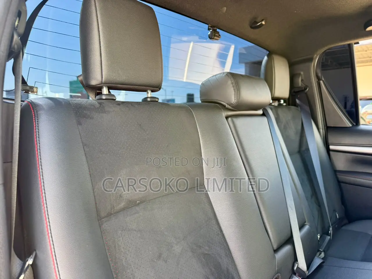 Toyota Hilux 2022 White