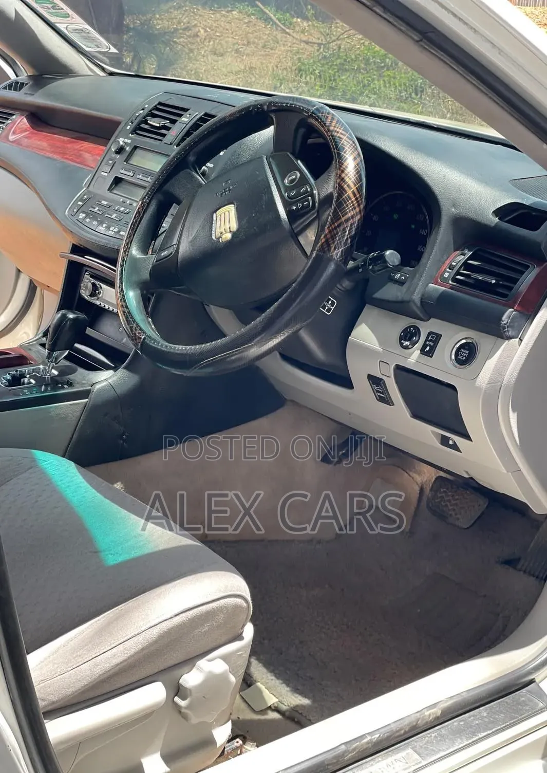 Toyota Crown 2010 White
