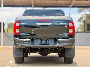 Toyota Hilux 2022 Black