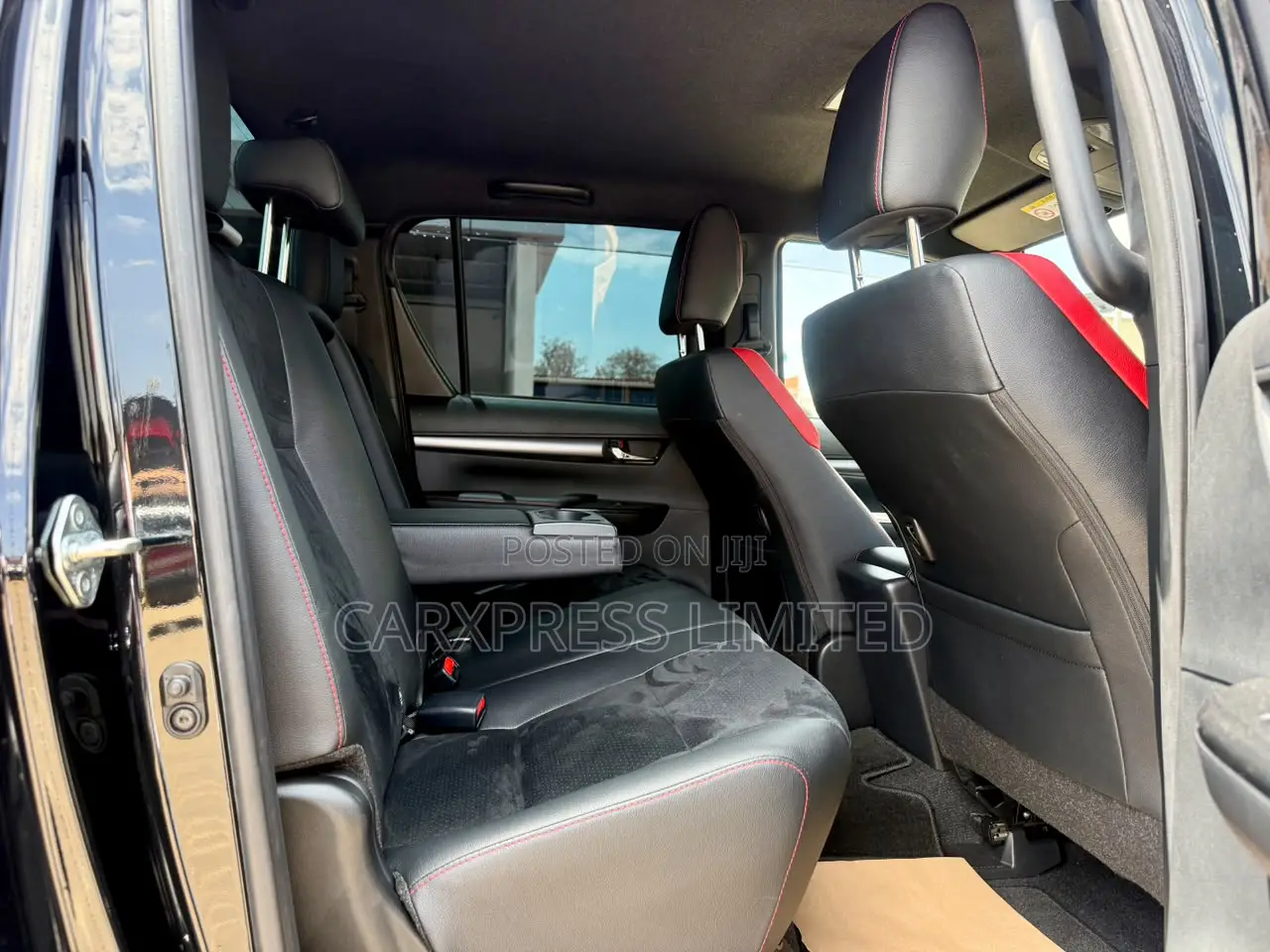 Toyota Hilux 2022 Black