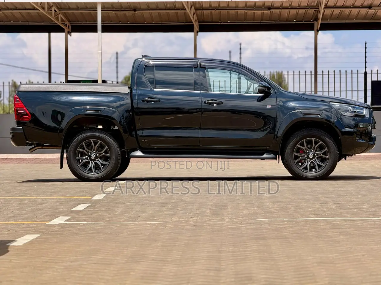 Toyota Hilux 2022 Black