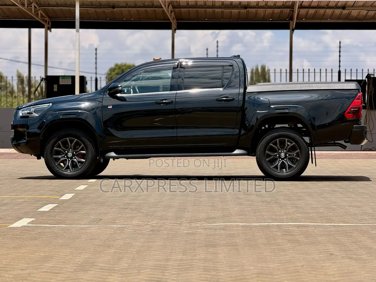 Toyota Hilux 2022 Black
