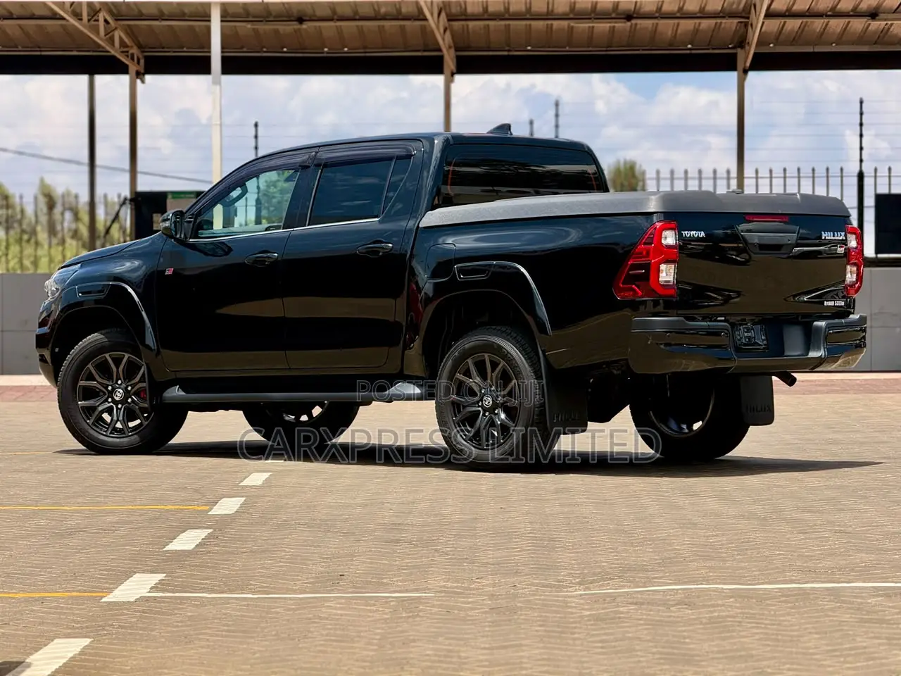 Toyota Hilux 2022 Black