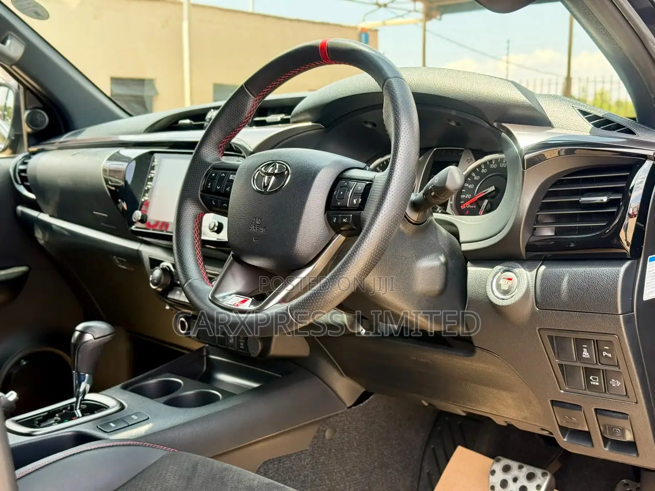 Toyota Hilux 2022 Black
