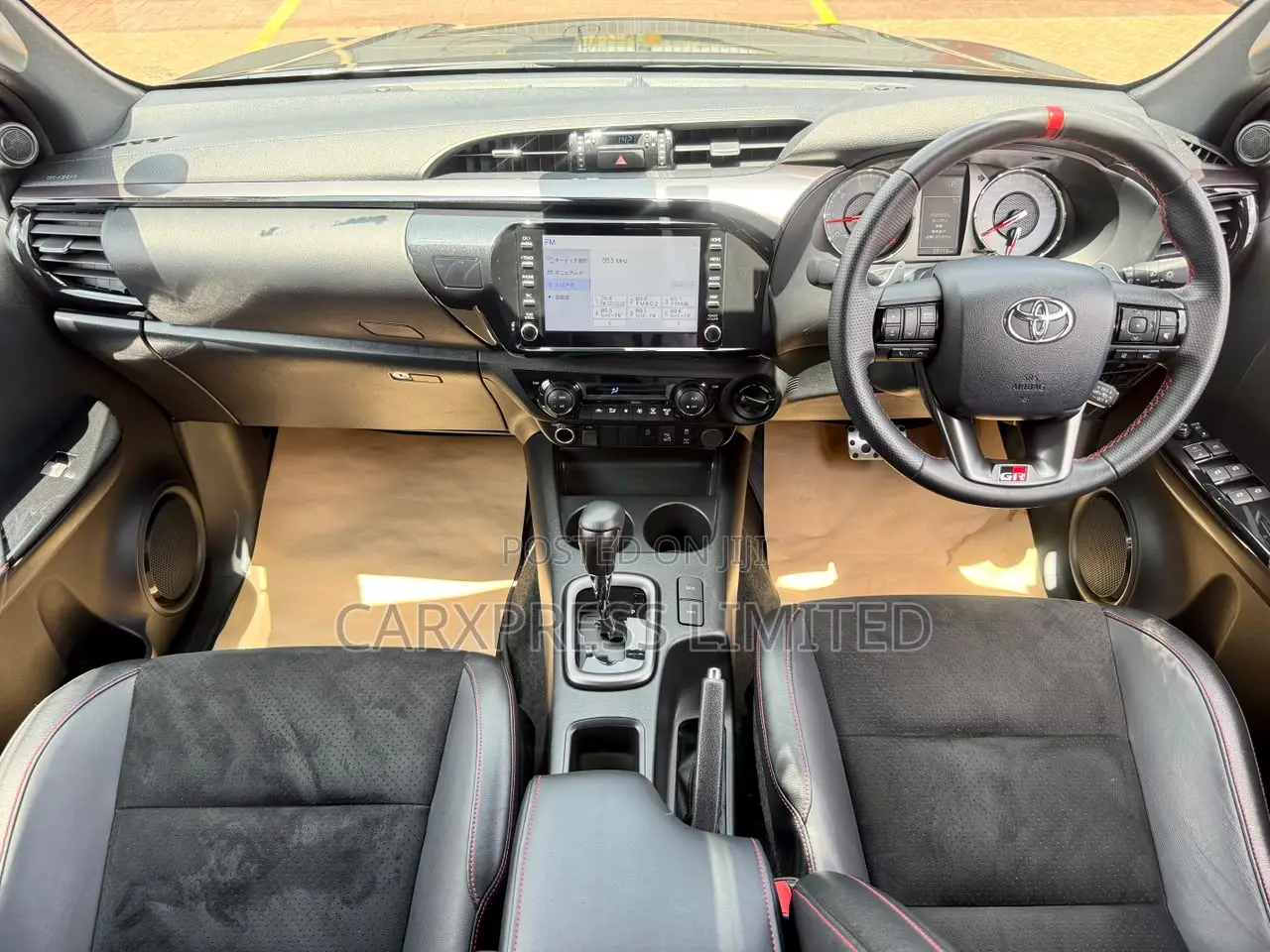 Toyota Hilux 2022 Black
