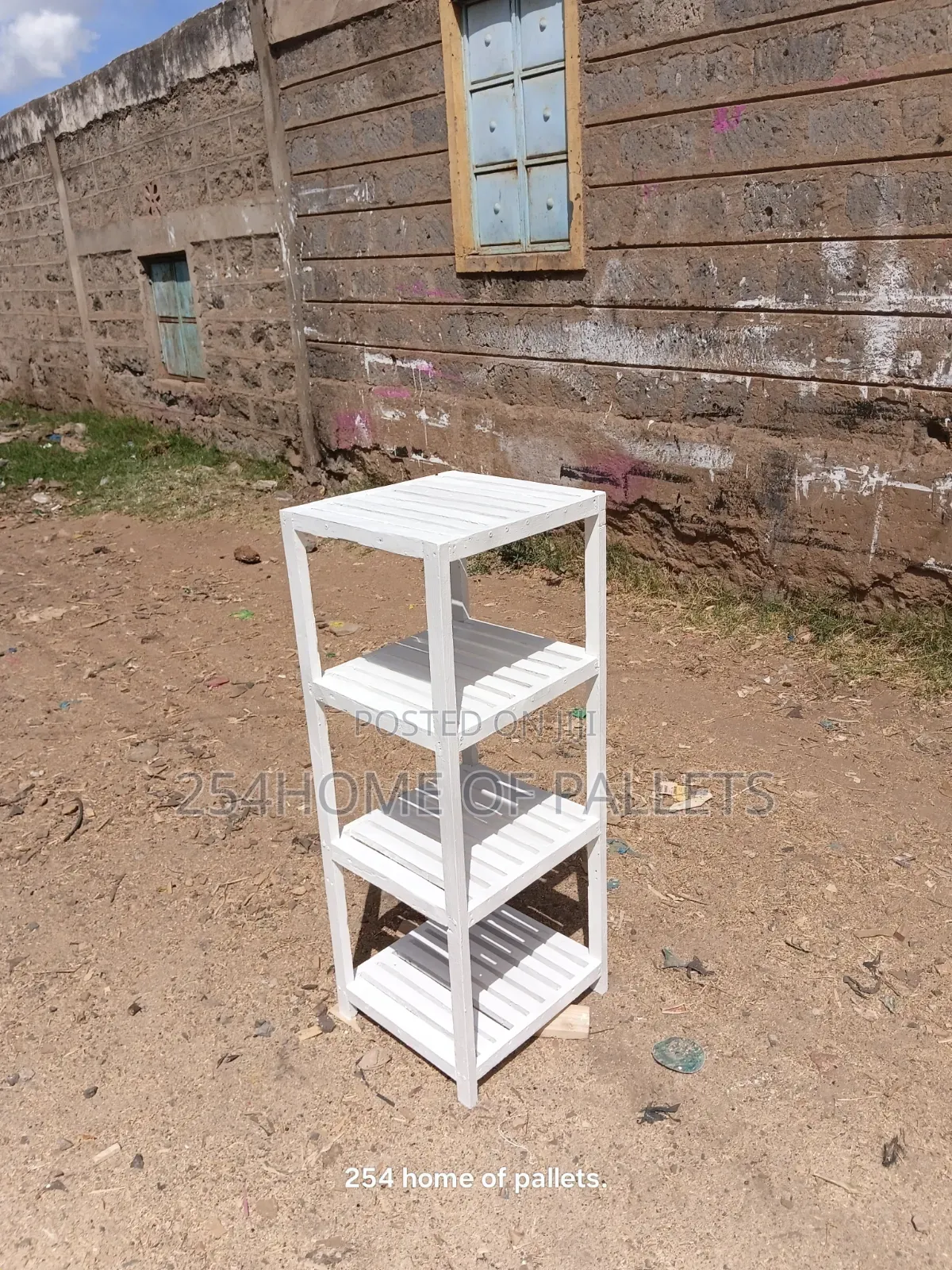 White Space Friendly Stand