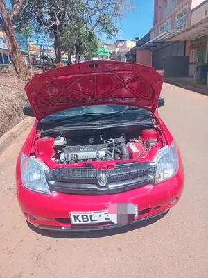 Toyota IST 2004 Maroon