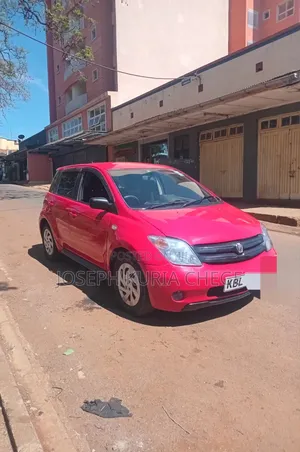 Toyota IST 2004 Maroon