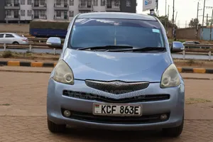 Toyota Ractis 2008 Blue