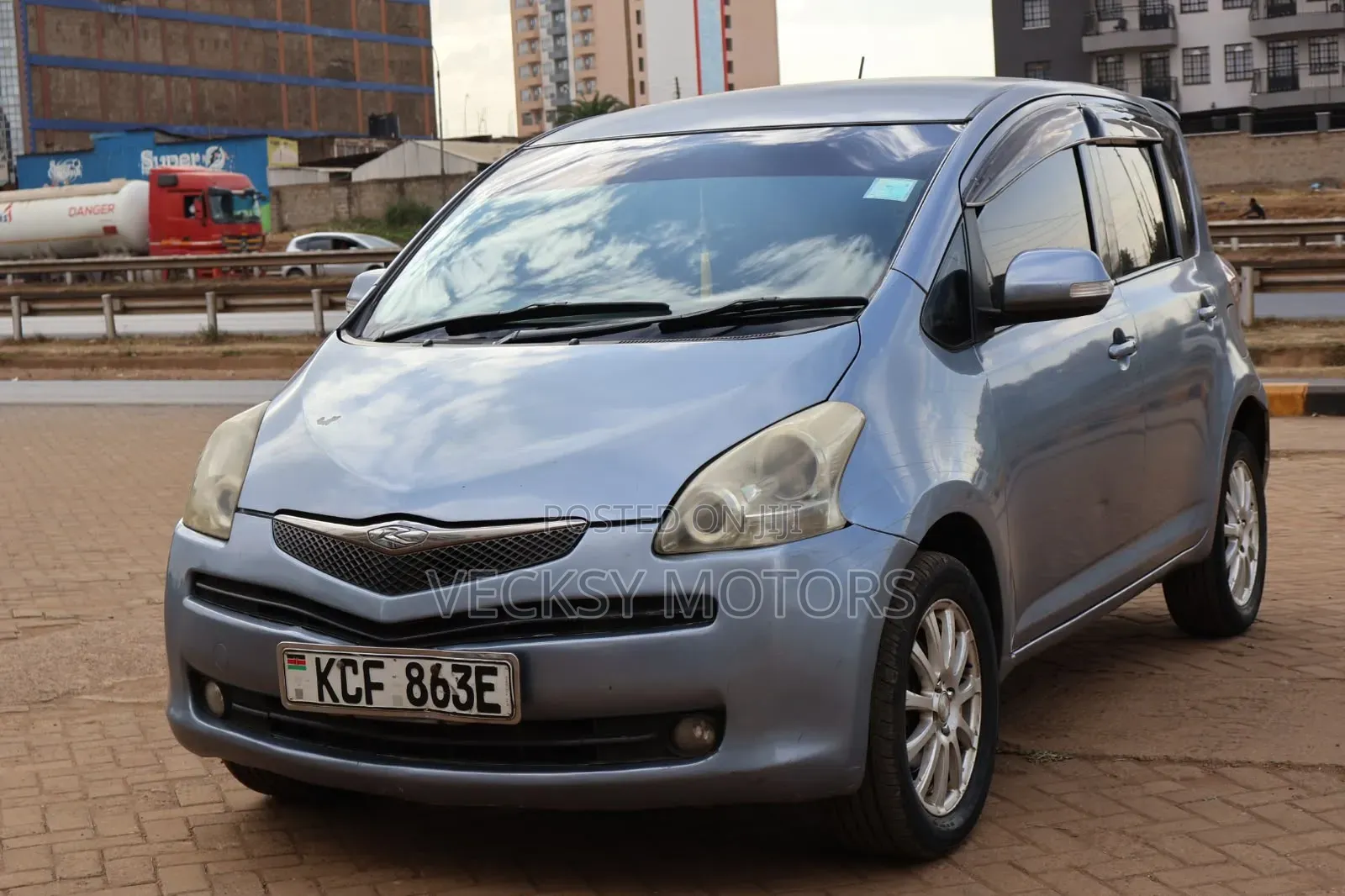 Toyota Ractis 2008 Blue