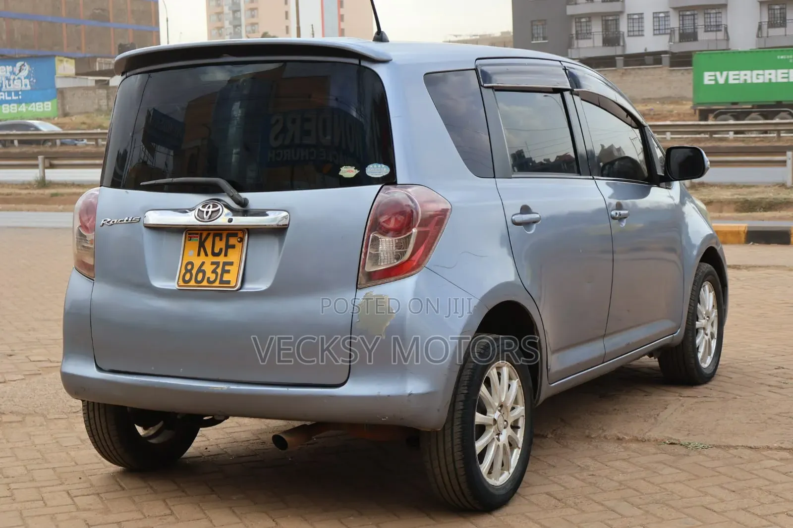 Toyota Ractis 2008 Blue