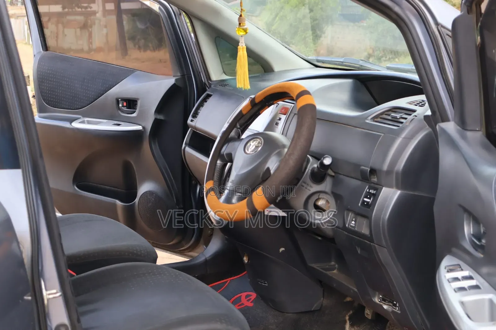 Toyota Ractis 2008 Blue