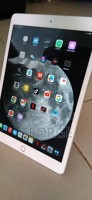 Apple iPad 10.2 (2019) 128 GB Gray