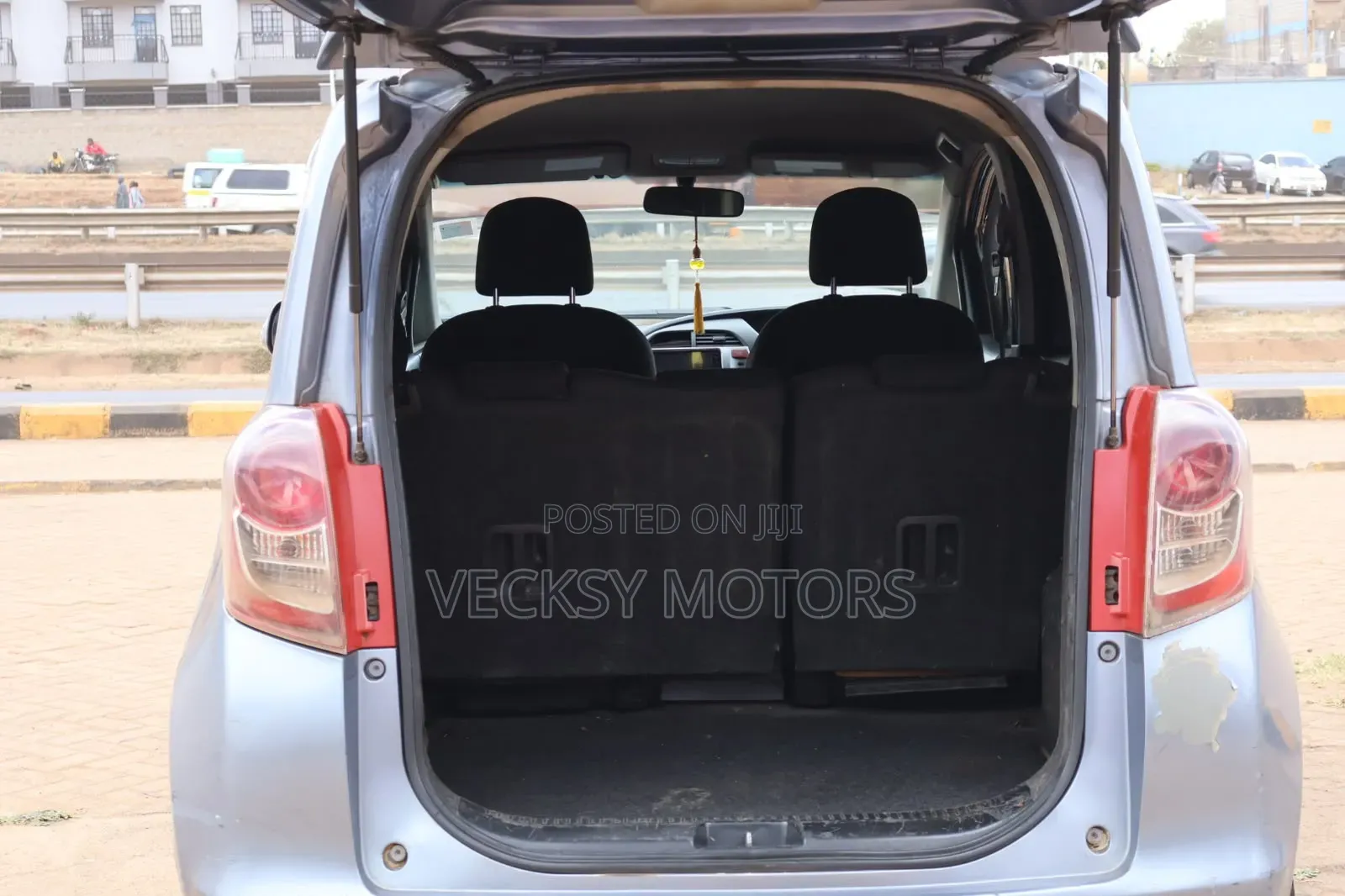 Toyota Ractis 2008 Blue