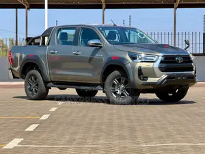 Toyota Hilux 2021 Green