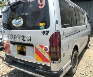 Toyota HiAce 2014 Silver