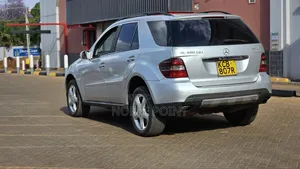 Mercedes-Benz C320 2009 Silver