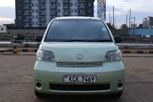 Toyota Porte 2009 Green