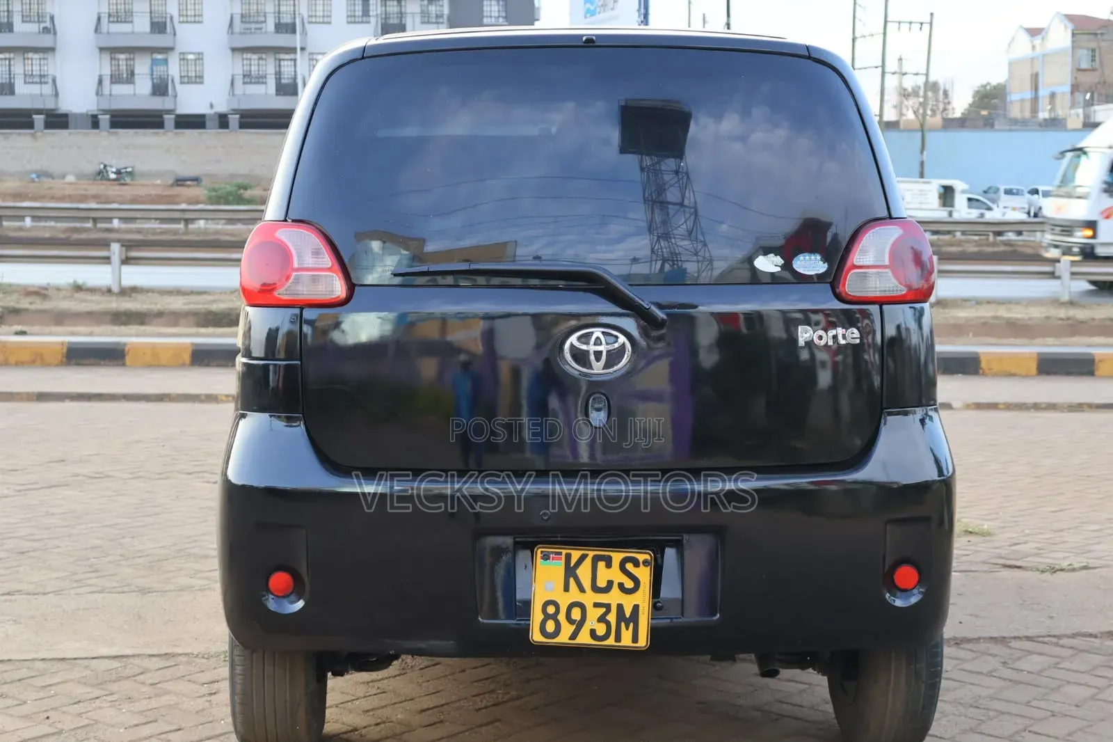 Toyota Porte 2011 Black