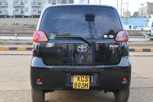 Toyota Porte 2011 Black