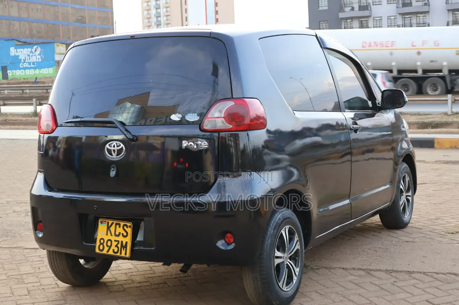 Toyota Porte 2011 Black