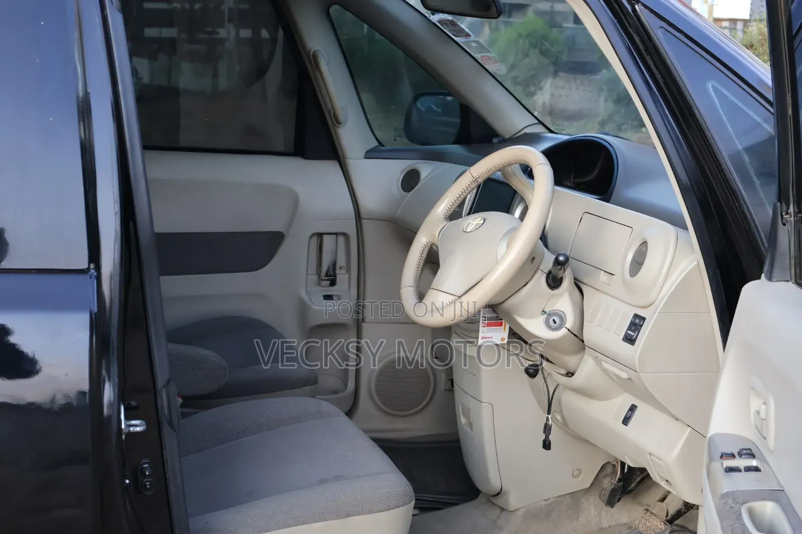 Toyota Porte 2011 Black