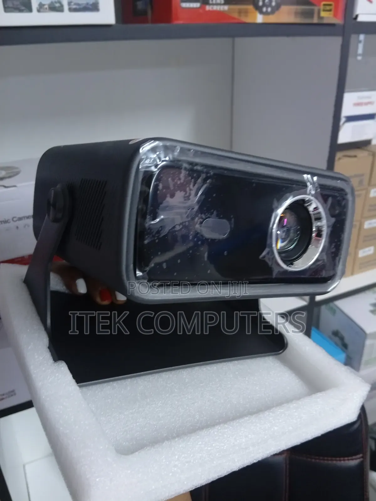 CY900 Smart Android Projector for Gaming and Big Screen Fun