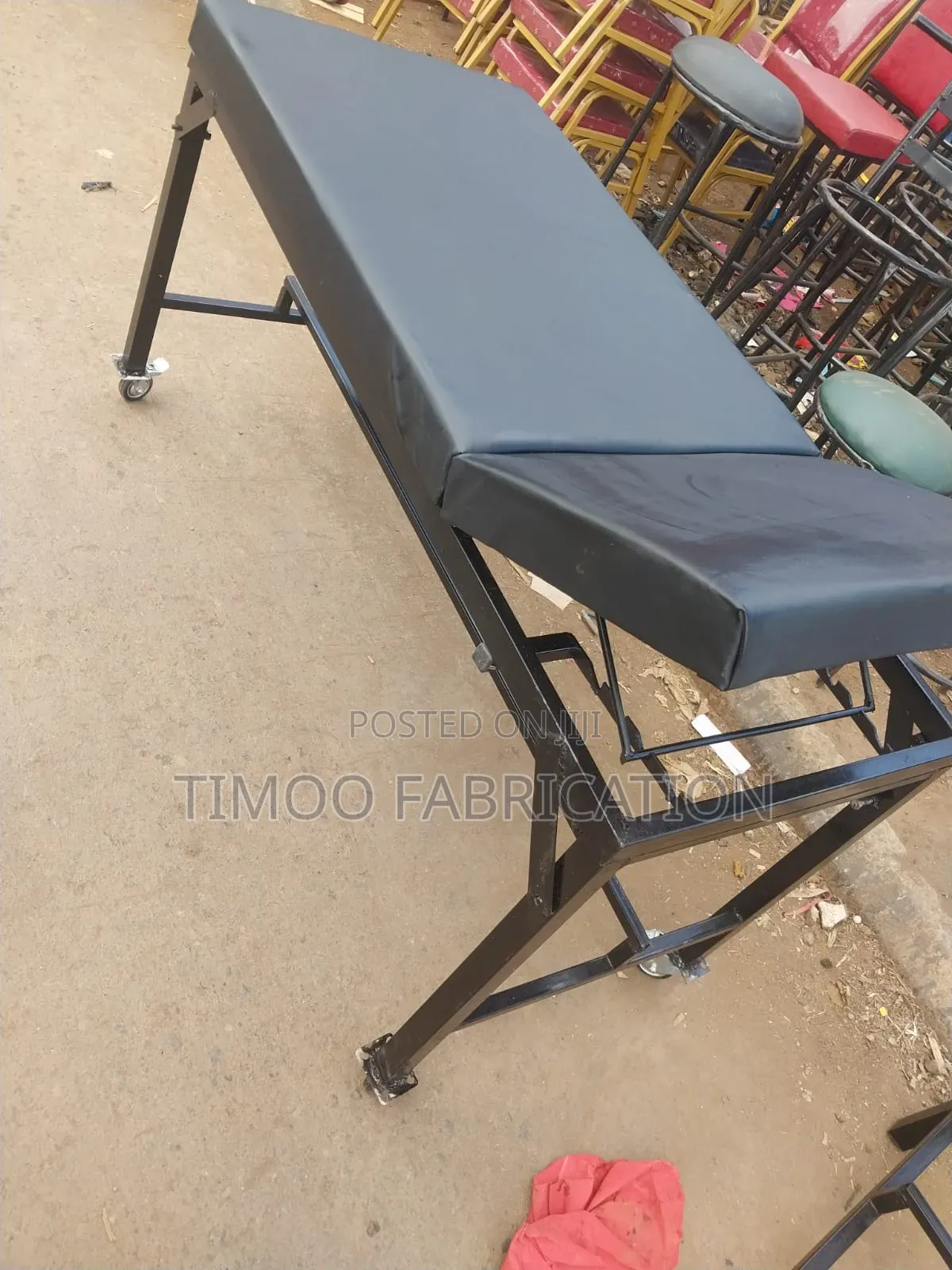 Examination Black Running Bed