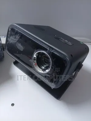 Watch Your Favourite Films Comfortably With the CY900 Projector