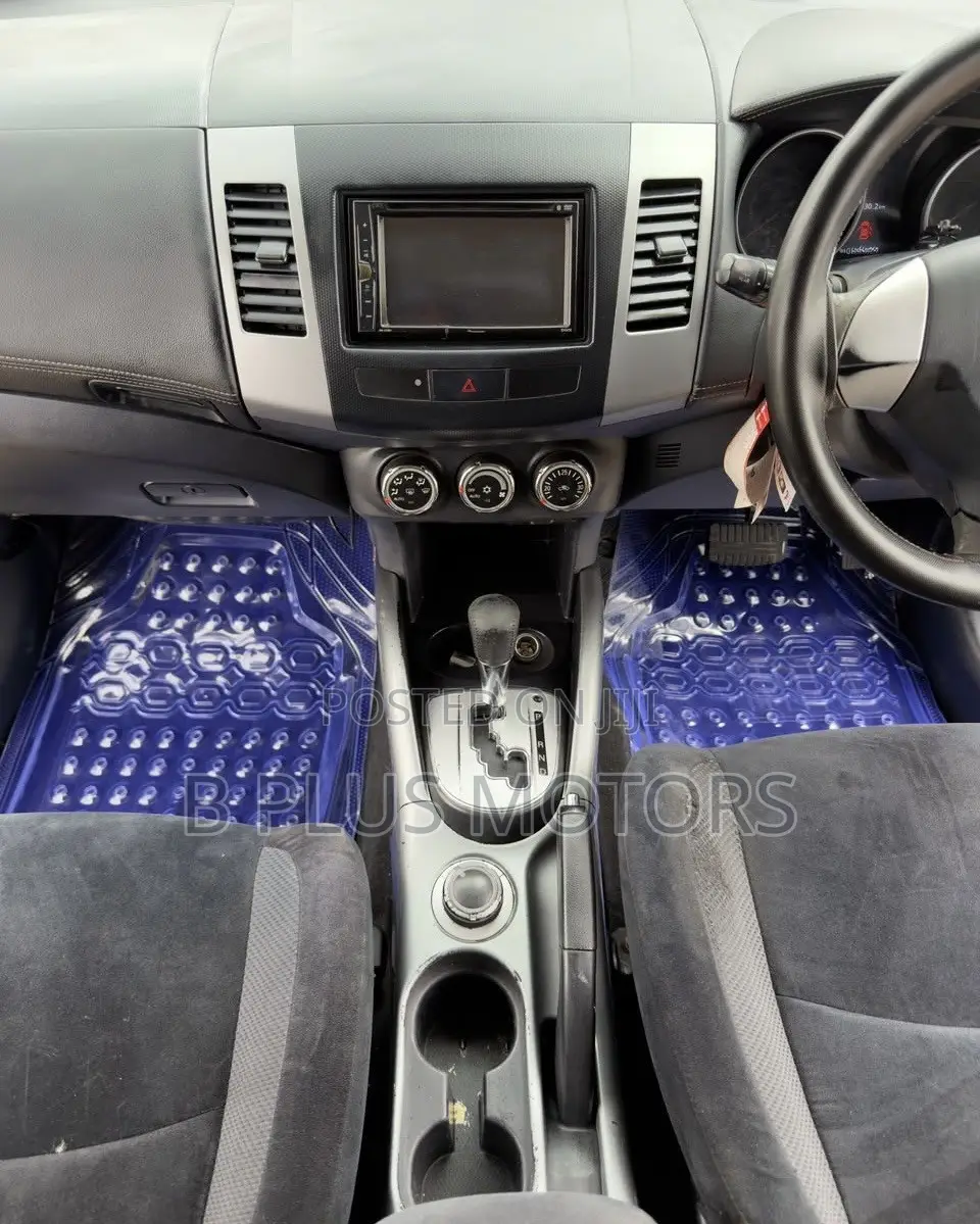 Mitsubishi Outlander 2010 Gray