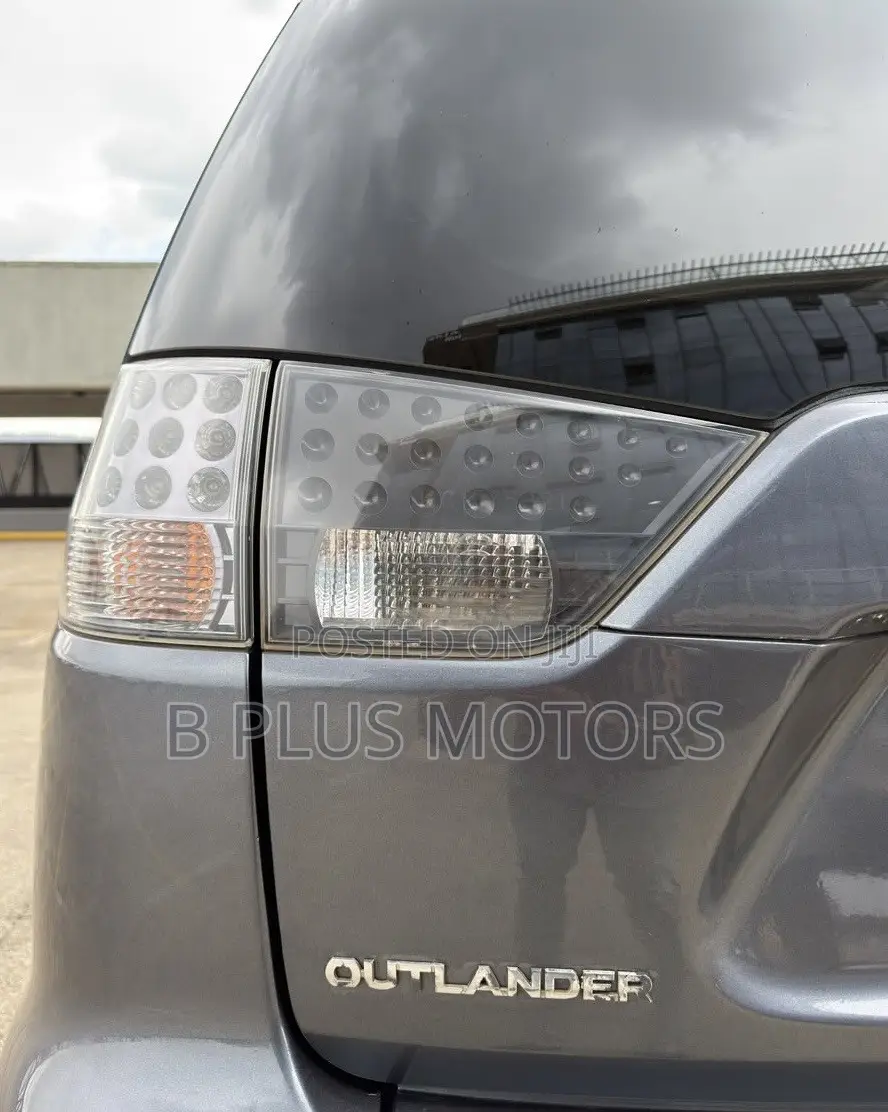 Mitsubishi Outlander 2010 Gray