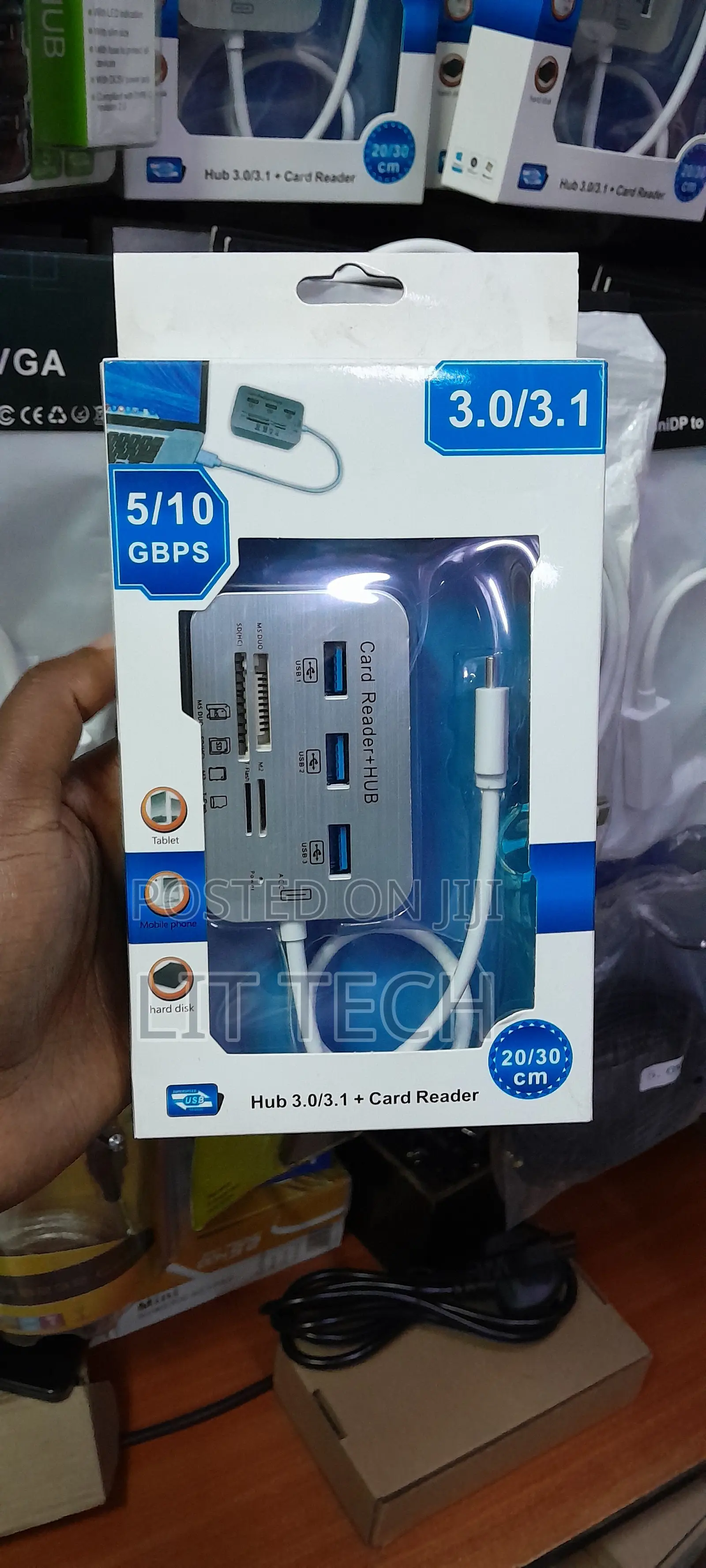USB 3.0/3.1 HUB + High-Speed Multi-Slot Card Reader